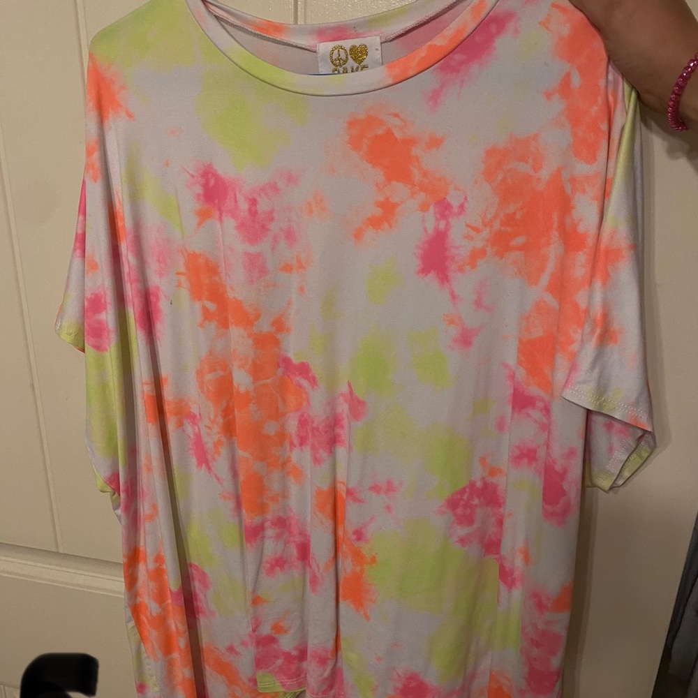 Cake bright colored top